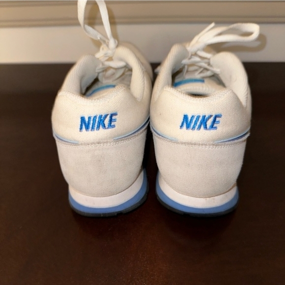 Nike Sneakers - Picture 4 of 8